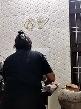 illay love online show from November 2025 03:44:02 PM