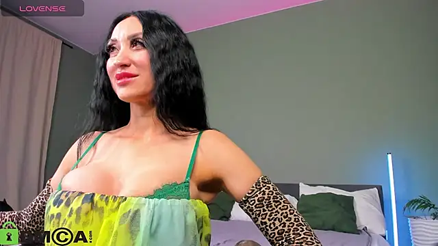 Snapshot of Margaret_Clark_ chatting on February 2025 01:19:02 PM Margaret Clark online show from February 2025 01:19:02 PM