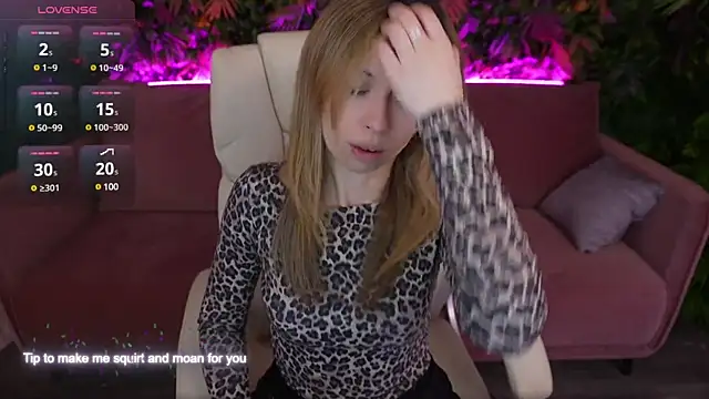 Snapshot of MayaRayy chatting on February 2025 05:09:02 PM MayaRayy online show from February 2025 05:09:02 PM