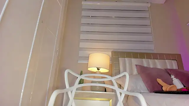 zoe sky  online show from February 2025 02:43:01 PM