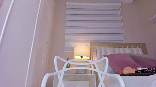 zoe sky  online show from February 2025 12:21:01 PM