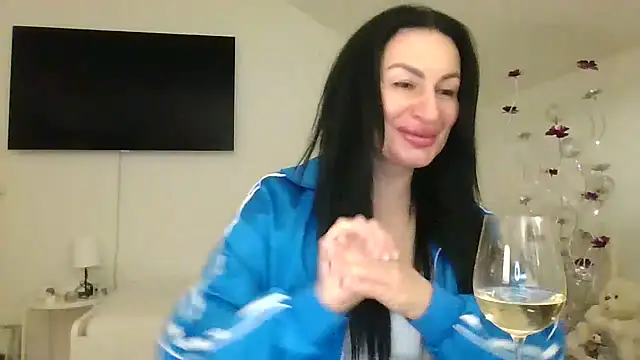 Helena7077 online show from January 2025 11:35:01 PM