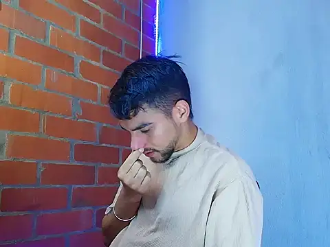 Leandro valenzuela online show from October 2025 04:04:02 PM