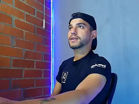 Leandro valenzuela online show from October 2025 10:17:02 PM