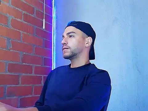 Leandro valenzuela online show from November 2025 03:02:01 PM