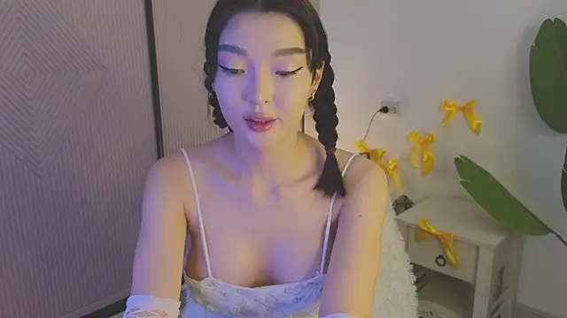 Snapshot of AudreyMell chatting on December 2024 03:26:02 PM AudreyMell online show from December 2024 03:26:02 PM