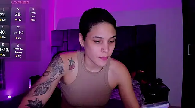 Snapshot of Charlee_pink chatting on February 2025 11:23:02 PM Charlee pink online show from February 2025 11:23:02 PM