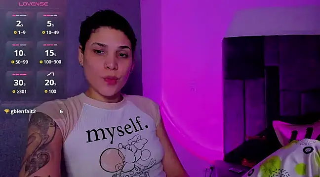 Snapshot of Charlee_pink chatting on March 2025 01:11:02 AM Charlee pink online show from March 2025 01:11:02 AM