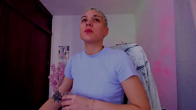 Snapshot of Charlee_pink chatting on September 2025 01:37:01 PM Charlee pink online show from September 2025 01:37:01 PM