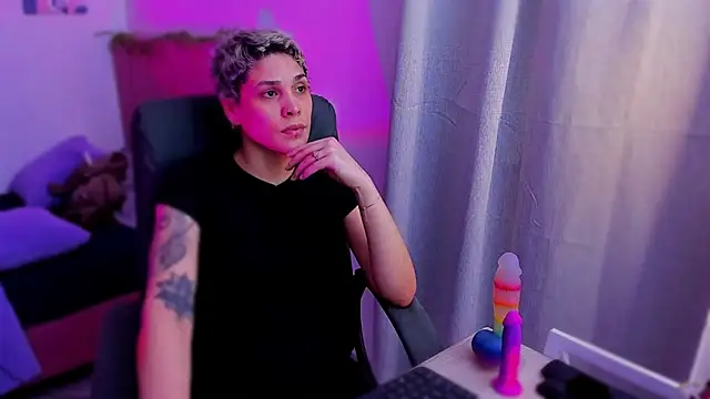 Charlee pink online show from November 2025 04:59:02 AM