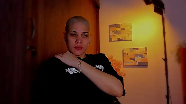 Charlee pink online show from March 2026 05:52:01 PM