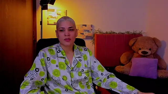 Charlee pink online show from April 2026 01:41:01 PM