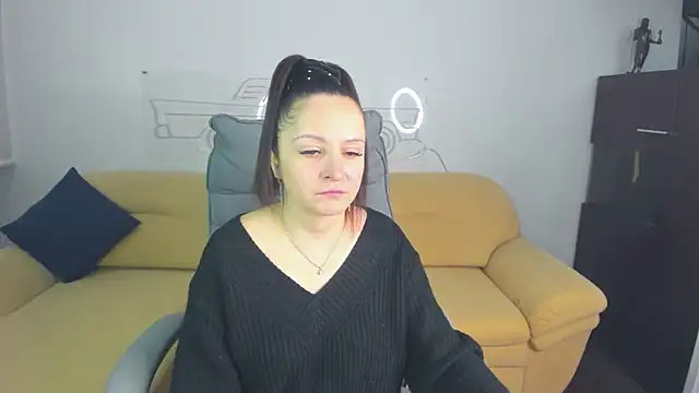 AngellLika online show from February 2026 01:38:02 PM