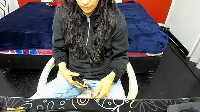 Snapshot of Abrillee1 chatting on January 2025 07:32:01 PM Abrillee1 online show from January 2025 07:32:01 PM