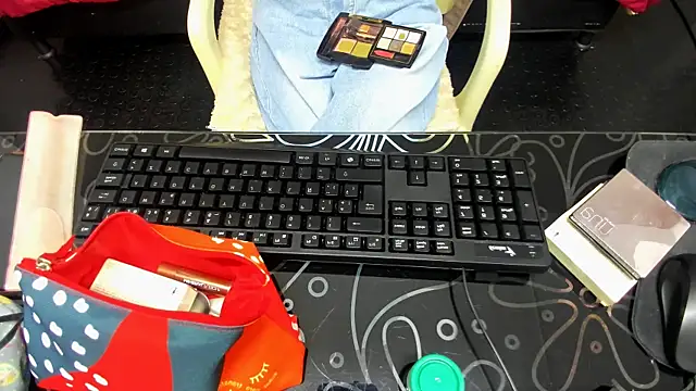 Snapshot of Abrillee1 chatting on February 2025 07:13:01 PM Abrillee1 online show from February 2025 07:13:01 PM