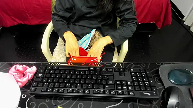 Snapshot of Abrillee1 chatting on February 2025 07:42:01 PM Abrillee1 online show from February 2025 07:42:01 PM