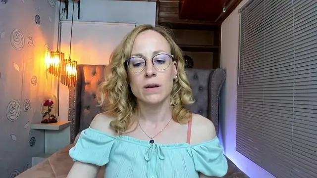 Snapshot of SammySanders chatting on January 2025 12:27:02 AM SammySanders online show from January 2025 12:27:02 AM