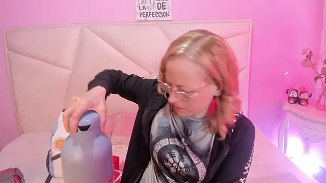 Snapshot of SammySanders chatting on September 2025 01:13:01 PM SammySanders online show from September 2025 01:13:01 PM