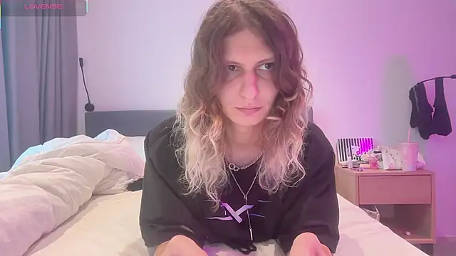 Alice Pinkhead online show from November 2025 07:09:02 AM