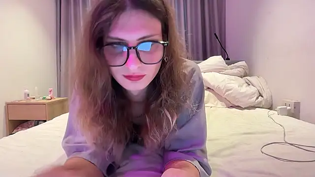 Snapshot of Alice_Pinkhead chatting on June 2026 08:04:02 AM Alice Pinkhead online show from June 2026 08:04:02 AM