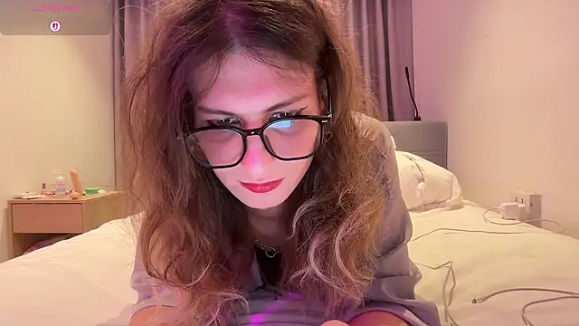 Snapshot of Alice_Pinkhead chatting on July 2026 08:52:01 AM Alice Pinkhead online show from July 2026 08:52:01 AM