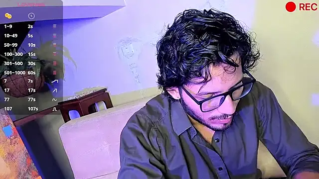 Nicholasrodrii online show from December 2024 10:39:02 PM