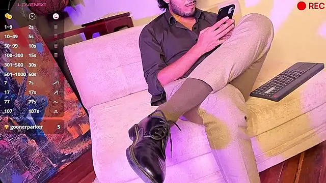 Nicholasrodrii online show from December 2024 01:29:02 AM