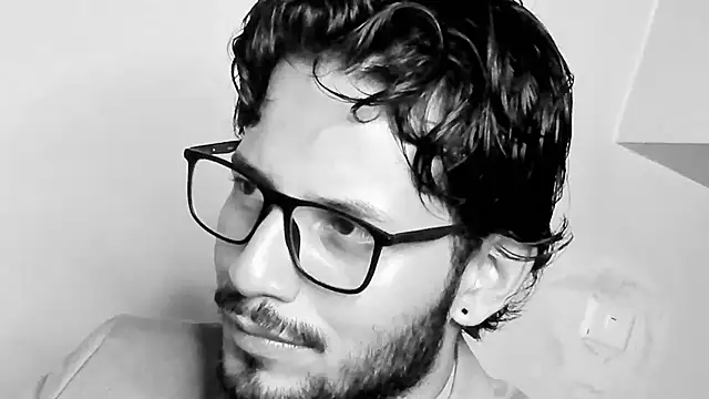 Nicholasrodrii online show from March 2025 10:10:01 PM