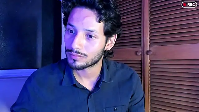 Nicholasrodrii online show from September 2025 12:11:01 AM