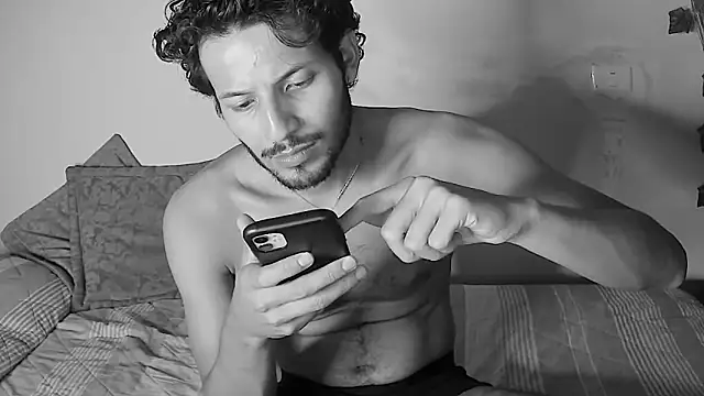 Snapshot of Nicholasrodrii chatting on June 2026 02:24:02 AM Nicholasrodrii online show from June 2026 02:24:02 AM