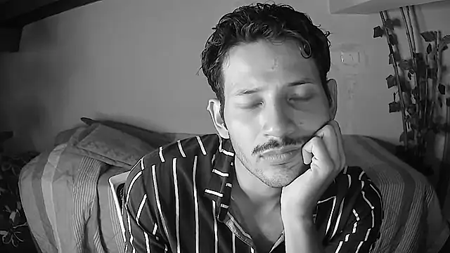 Snapshot of Nicholasrodrii chatting on June 2026 12:14:01 AM Nicholasrodrii online show from June 2026 12:14:01 AM
