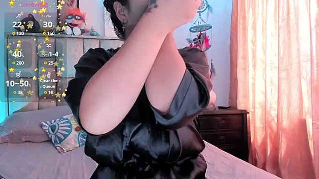 brianaGuzman online show from November 2025 04:50:02 PM