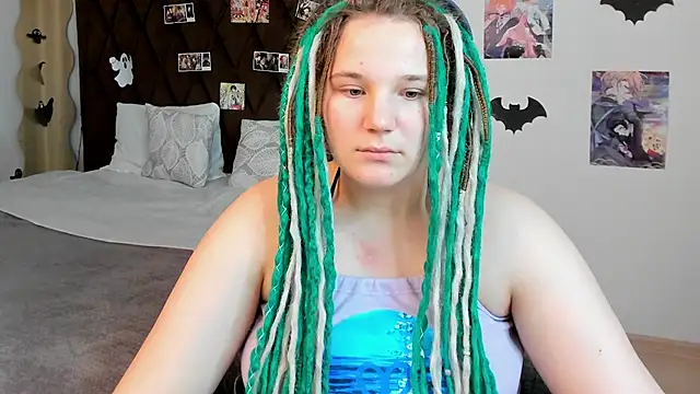 GloriaHylivi online show from December 2024 11:00:02 AM