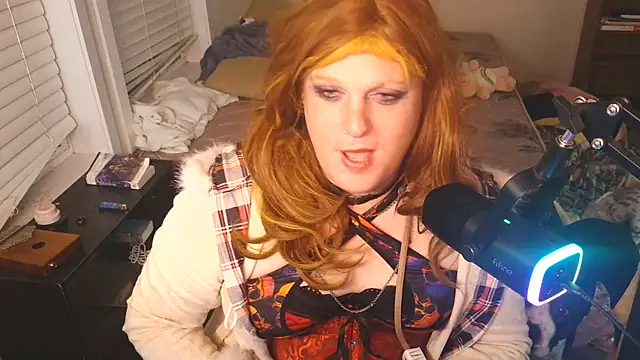 EmberLee online show from October 2025 07:06:02 AM