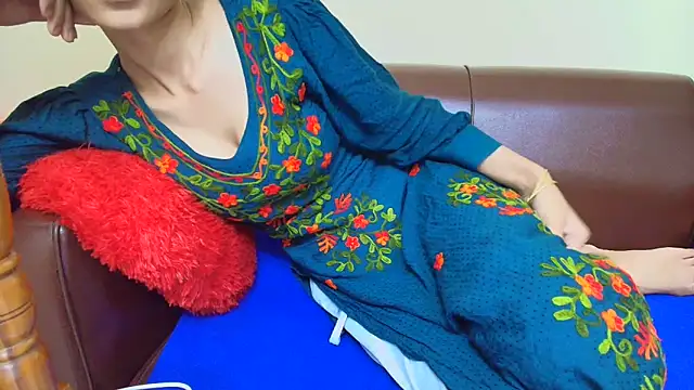 Srabontii online show from November 2025 10:12:02 AM