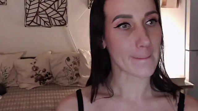 pepper milf online show from February 2025 01:22:01 PM