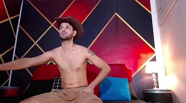 Snapshot of CindyandCarlo chatting on December 2024 03:49:02 PM CindyandCarlo online show from December 2024 03:49:02 PM