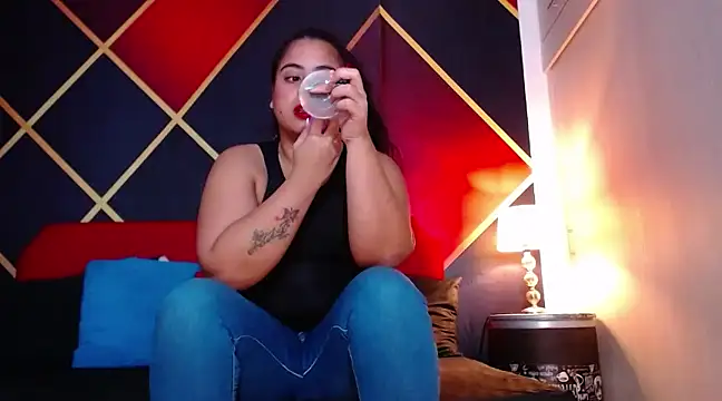 Snapshot of CindyandCarlo chatting on December 2024 03:31:02 PM CindyandCarlo online show from December 2024 03:31:02 PM