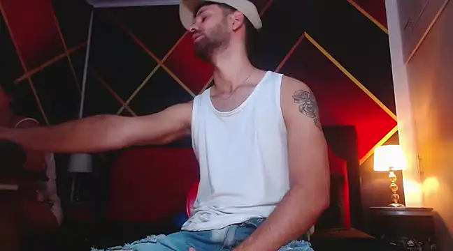 Snapshot of CindyandCarlo chatting on January 2025 07:59:02 PM CindyandCarlo online show from January 2025 07:59:02 PM