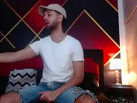 Snapshot of CindyandCarlo chatting on January 2025 02:28:01 PM CindyandCarlo online show from January 2025 02:28:01 PM