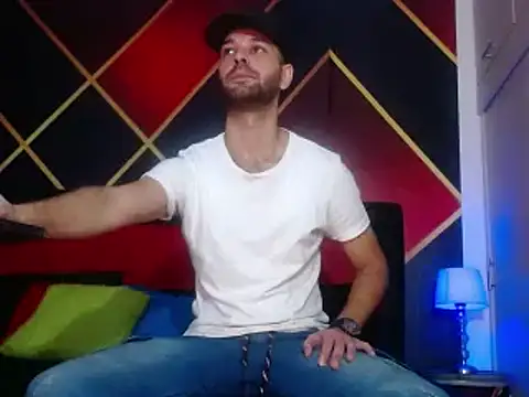 Snapshot of CindyandCarlo chatting on February 2025 03:41:02 PM CindyandCarlo online show from February 2025 03:41:02 PM