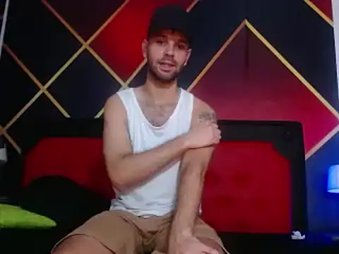 Snapshot of CindyandCarlo chatting on February 2025 07:14:01 PM CindyandCarlo online show from February 2025 07:14:01 PM