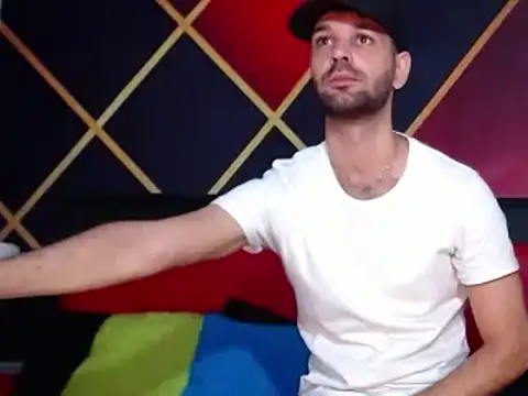 Snapshot of CindyandCarlo chatting on March 2025 03:31:01 PM CindyandCarlo online show from March 2025 03:31:01 PM