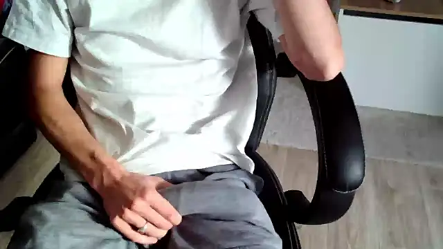 ElViko11 online show from October 2025 01:48:02 PM