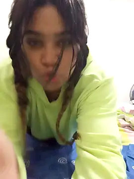 Snapshot of ambarlennoix chatting on December 2024 08:04:02 AM ambarlennoix online show from December 2024 08:04:02 AM