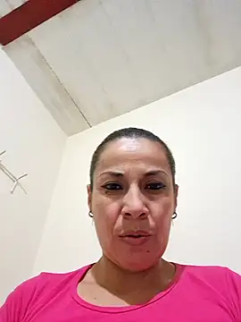 Snapshot of Zaralu_ chatting on December 2024 10:44:02 PM Zaralu online show from December 2024 10:44:02 PM