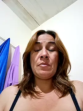 Snapshot of Zaralu_ chatting on February 2025 02:07:02 AM Zaralu online show from February 2025 02:07:02 AM