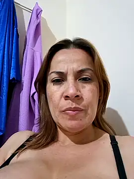 Snapshot of Zaralu_ chatting on February 2025 11:59:01 PM Zaralu online show from February 2025 11:59:01 PM