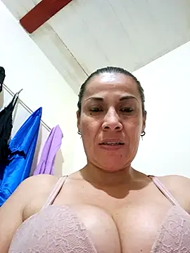 Snapshot of Zaralu_ chatting on March 2025 03:08:01 AM Zaralu online show from March 2025 03:08:01 AM