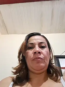 Snapshot of Zaralu_ chatting on October 2025 08:11:02 PM Zaralu online show from October 2025 08:11:02 PM